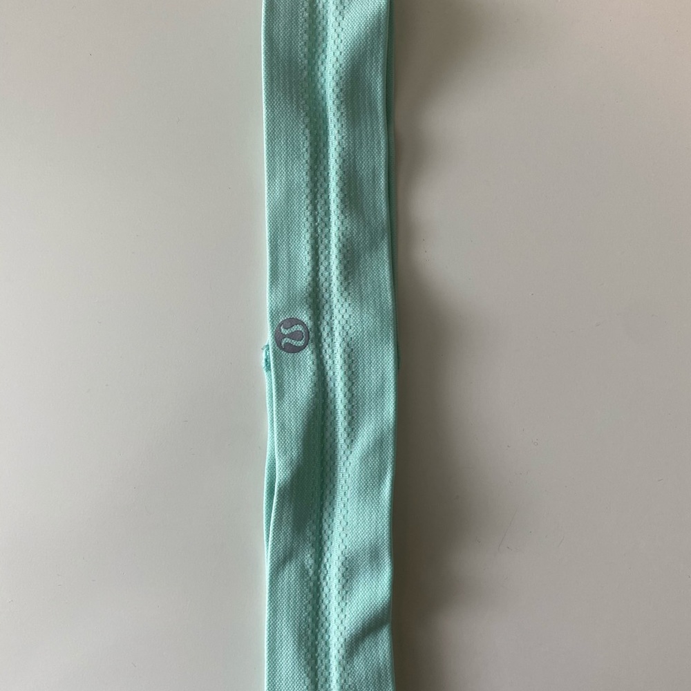 LULULEMON mint green headband